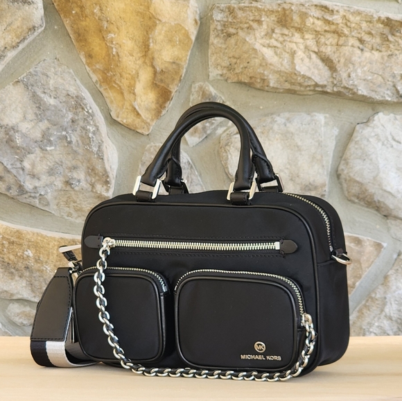 Michael Kors Handbags - ⚠️LAST 1⚠️ Michael Kors Elliot MD Crossbody Black